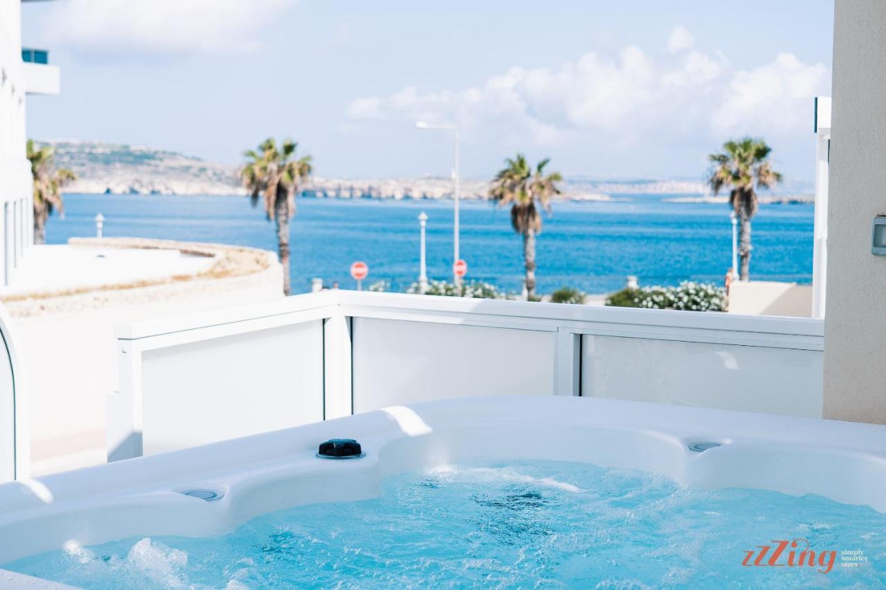 Stunning Holiday Villa With A Heated Jacuzzi 圣保罗湾城 外观 照片