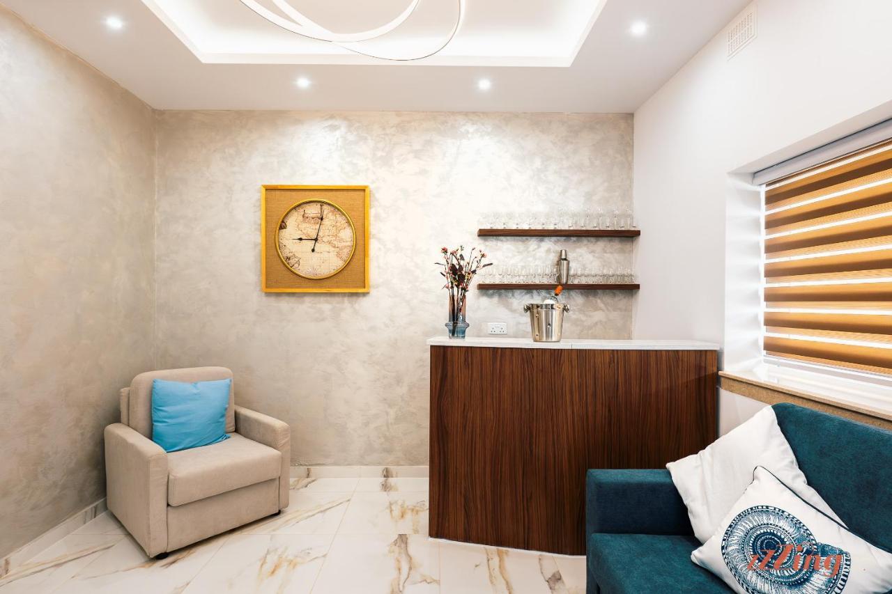 Stunning Holiday Villa With A Heated Jacuzzi 圣保罗湾城 外观 照片